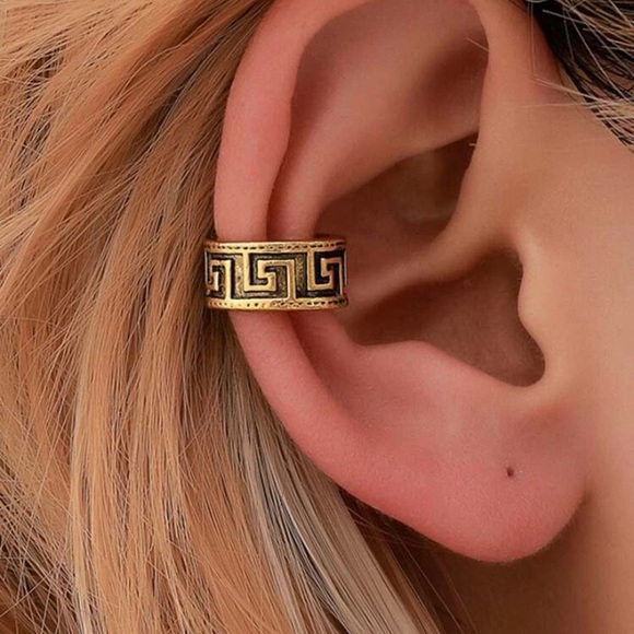 Jewelry - 💕3/$30 geometric ear cuff